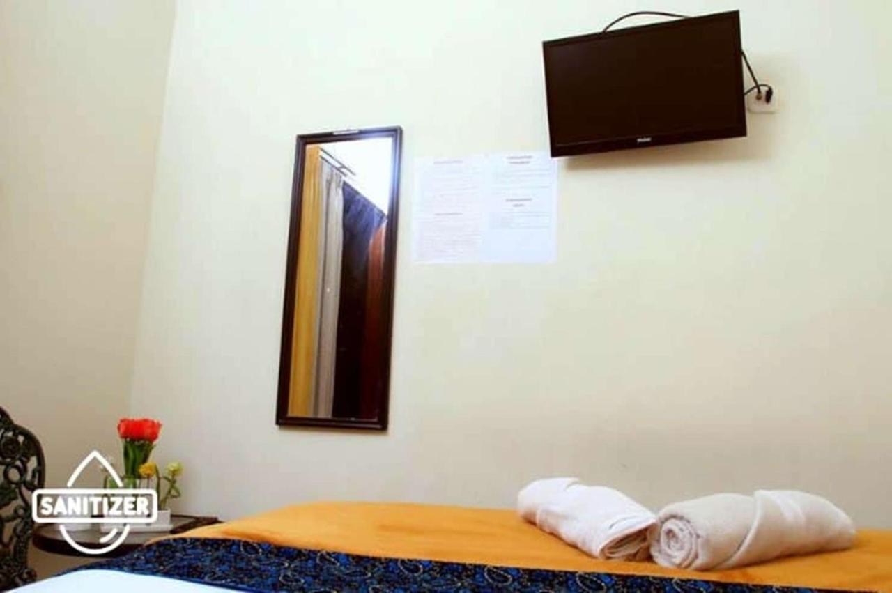 Unique Guesthouse Bandung Exterior photo