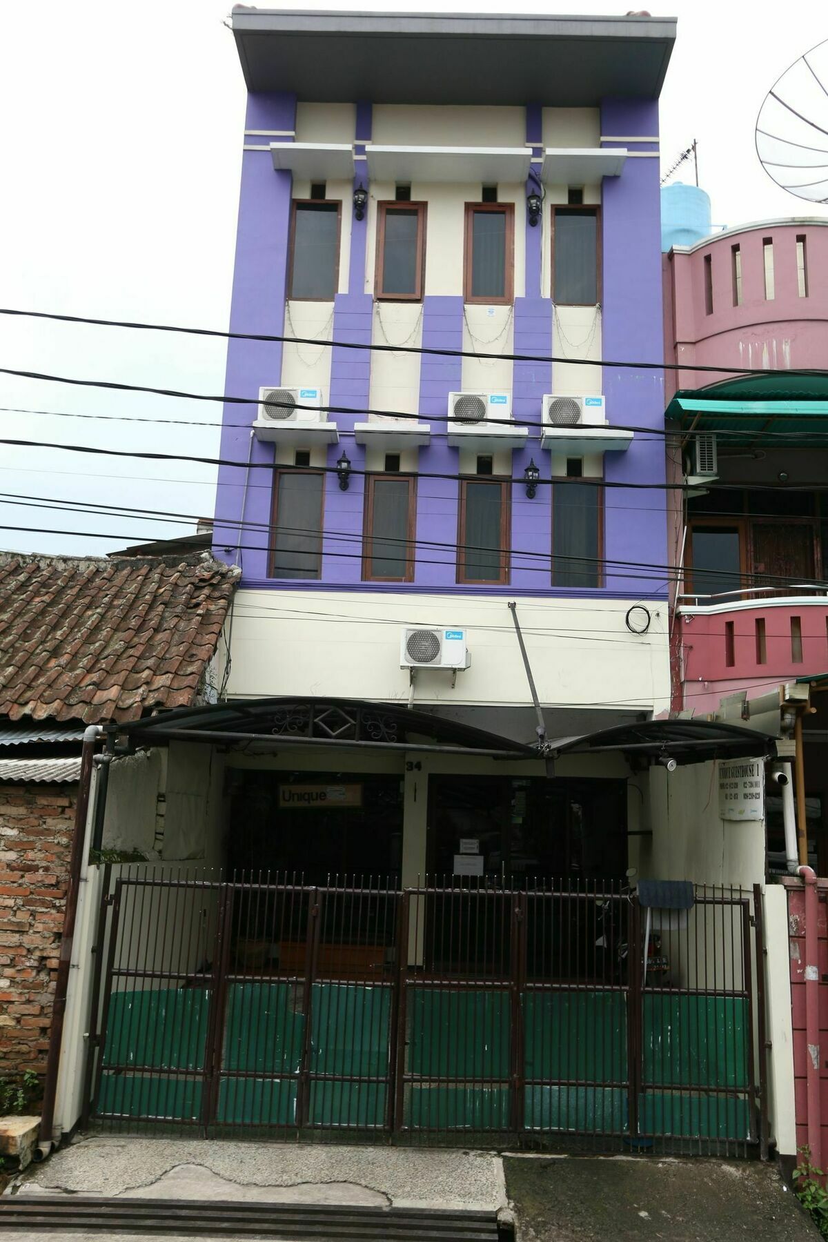 Unique Guesthouse Bandung Exterior photo